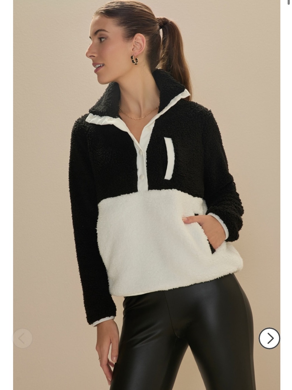 Francesca's Collections Black and White Teddy Sherpa Pullover